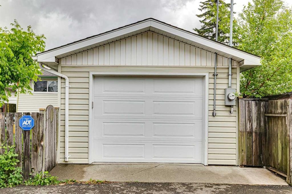 4387 Dovercrest Drive Se, Calgary, AB