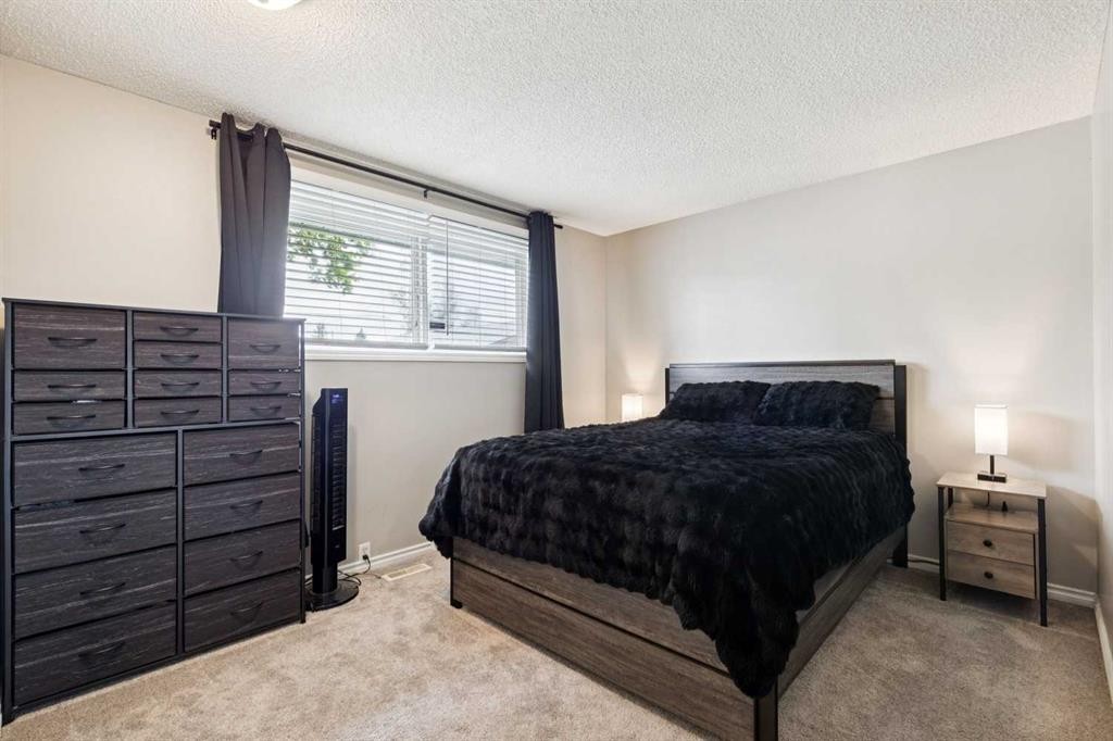 4387 Dovercrest Drive Se, Calgary, AB