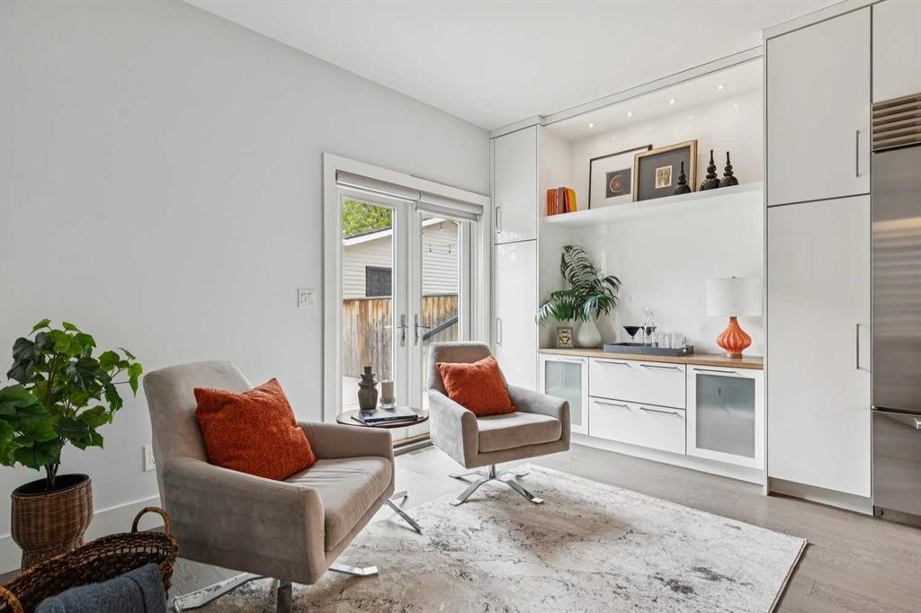 911 18 Avenue Sw, Calgary, AB - Indoor