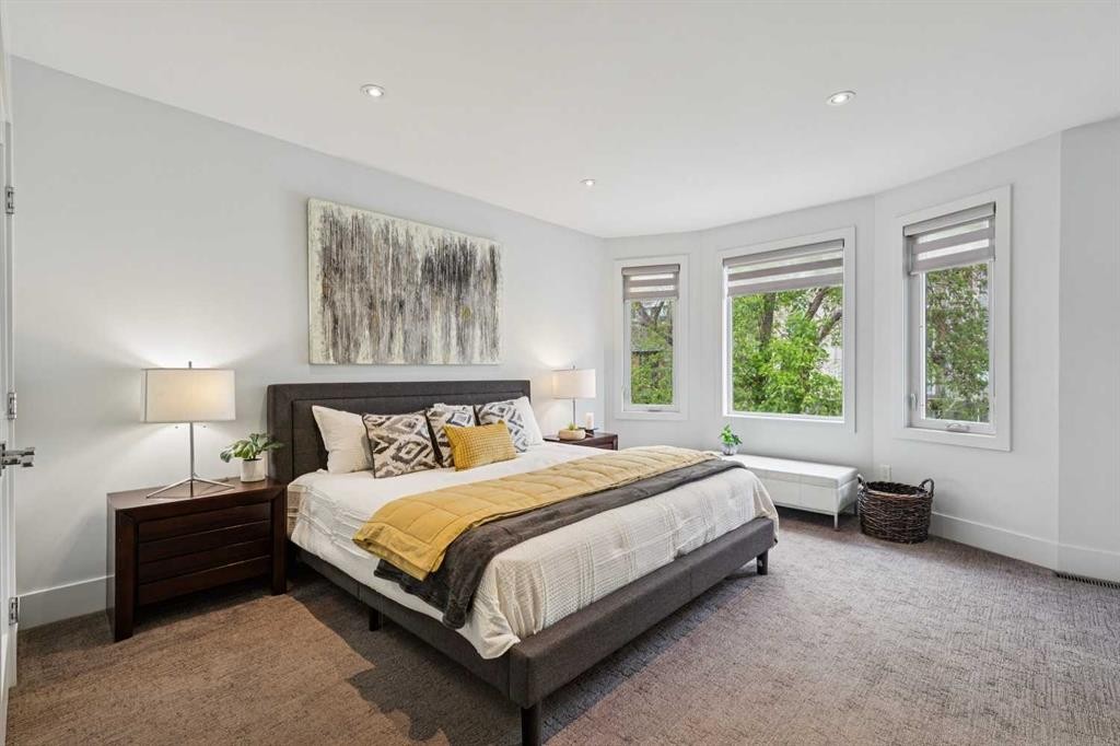 911 18 Avenue Sw, Calgary, AB - Indoor Photo Showing Bedroom