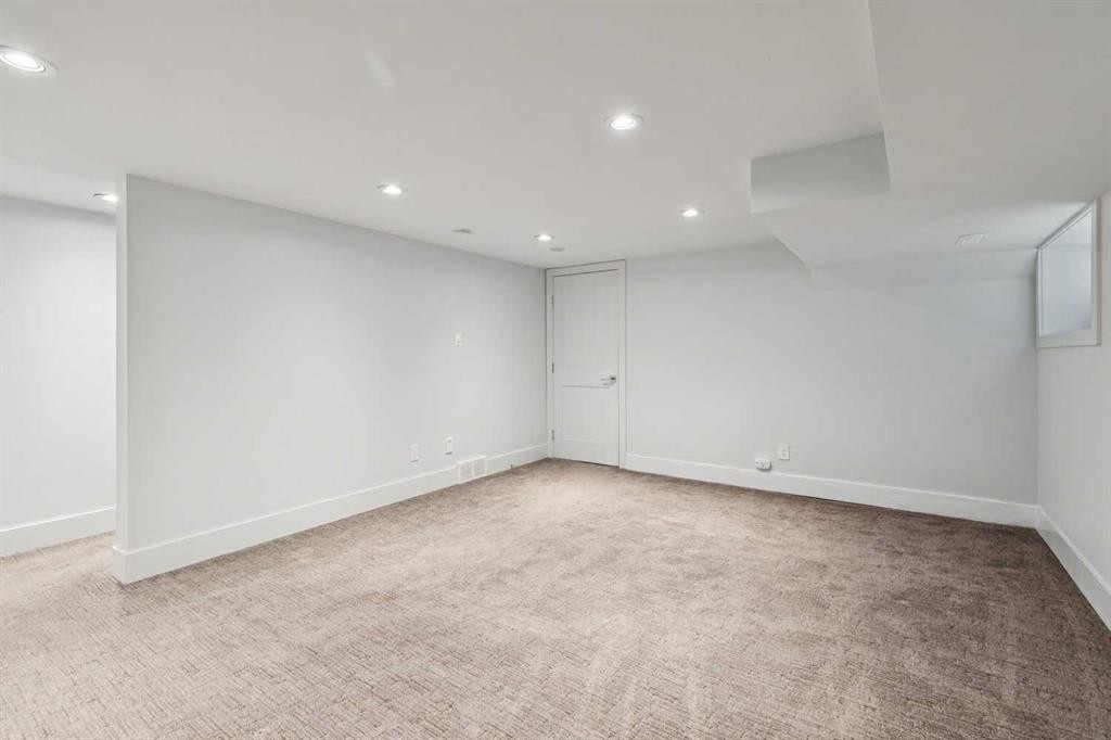 911 18 Avenue Sw, Calgary, AB - Indoor Photo Showing Other Room