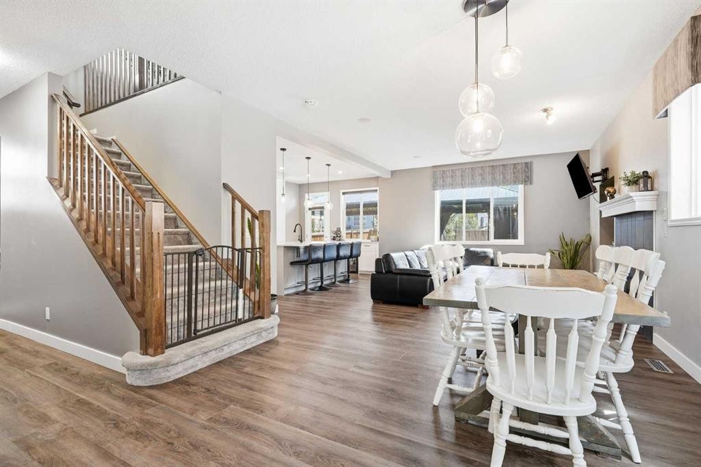 379 Cimarron Boulevard, Okotoks, AB