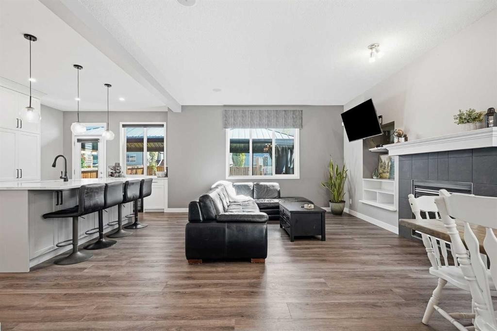 379 Cimarron Boulevard, Okotoks, AB