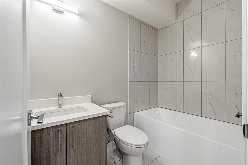 153 Dawson Wharf View, Chestermere, AB