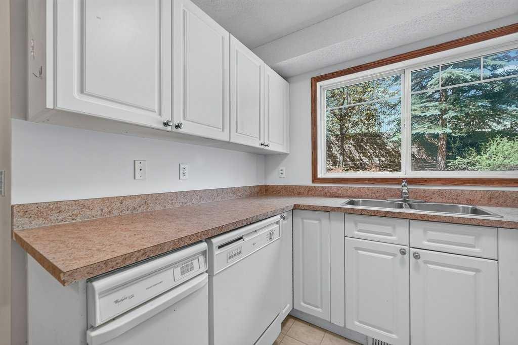 106-11 Somervale View Sw, Calgary, AB