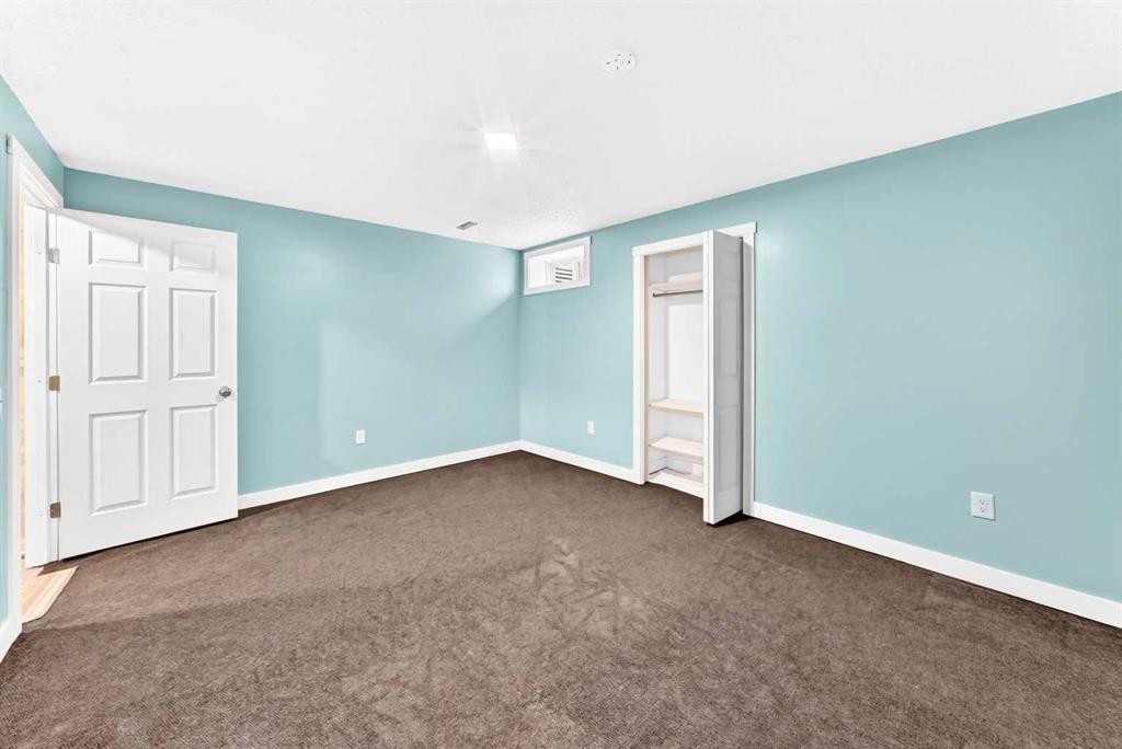 87 Citadel Peak Circle Nw, Calgary, AB - Indoor Photo Showing Other Room