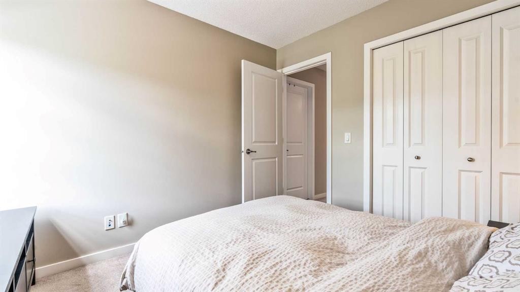 334 Chaparral Valley Drive Se, Calgary, AB