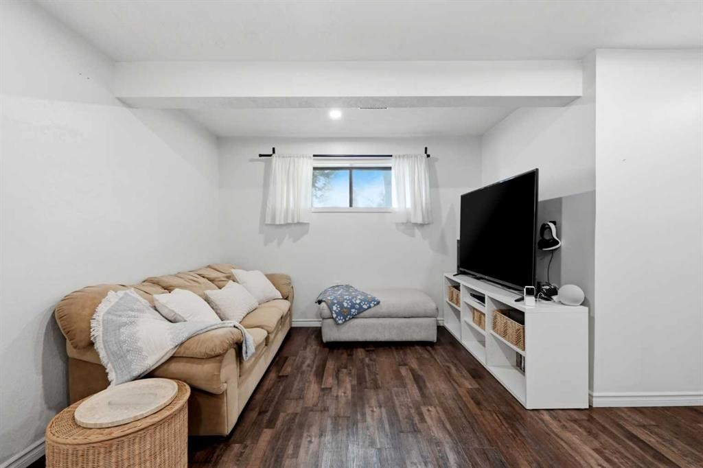 40 Mckerrell Close Se, Calgary, AB - Indoor
