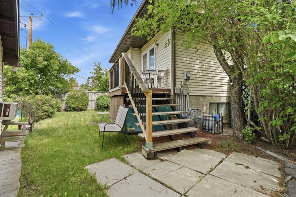 40 Mckerrell Close Se, Calgary, AB - Outdoor