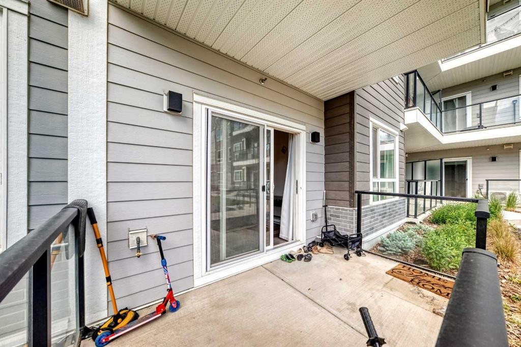 2105-33 Carringham Gate Nw, Calgary, AB