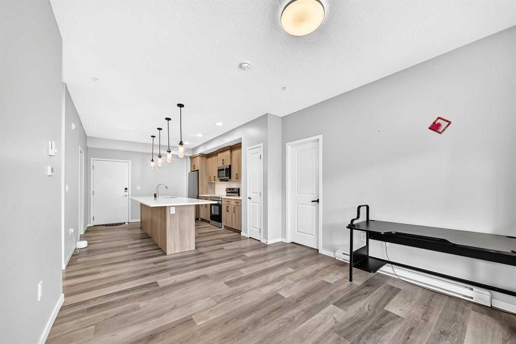 2105-33 Carringham Gate Nw, Calgary, AB