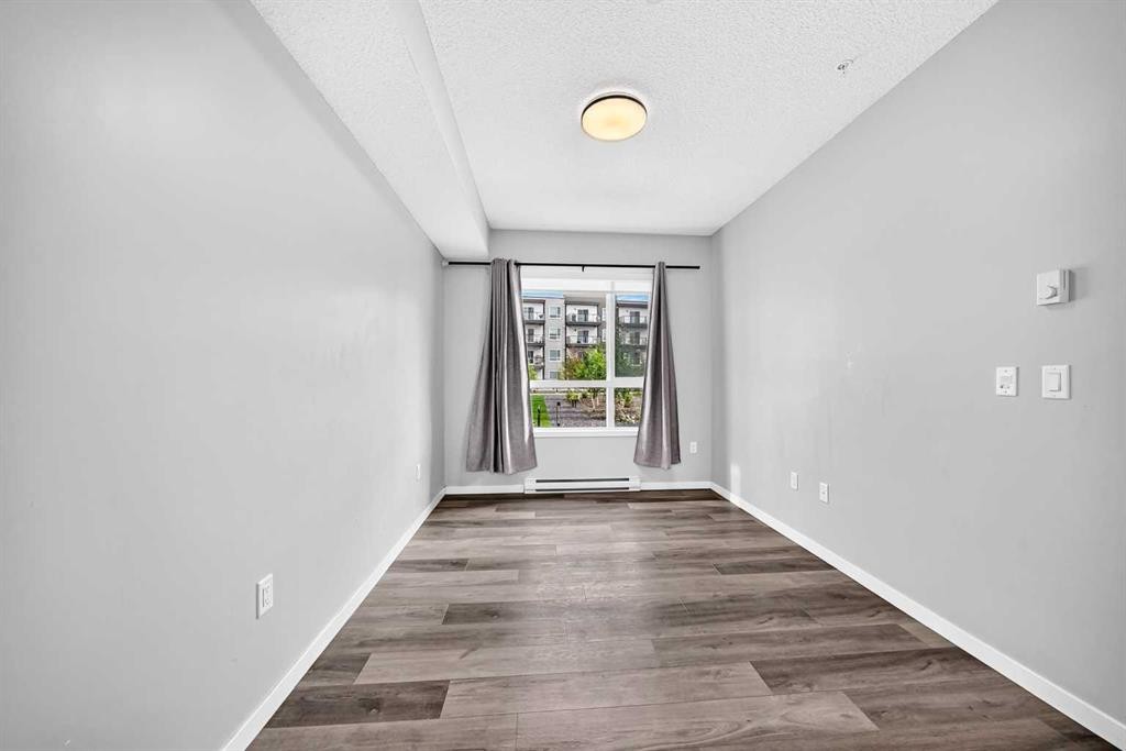 2105-33 Carringham Gate Nw, Calgary, AB