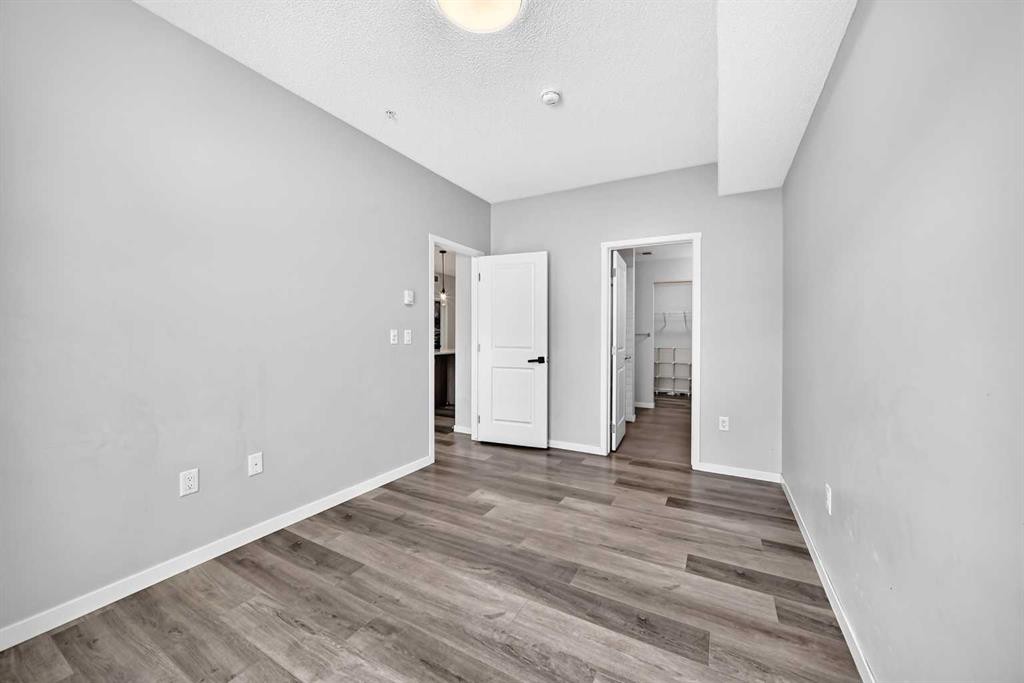 2105-33 Carringham Gate Nw, Calgary, AB