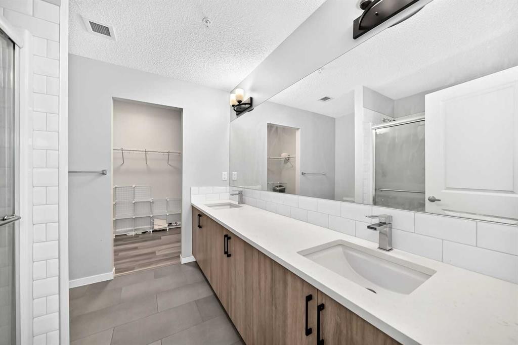 2105-33 Carringham Gate Nw, Calgary, AB