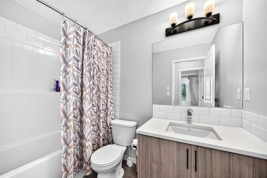 2105-33 Carringham Gate Nw, Calgary, AB