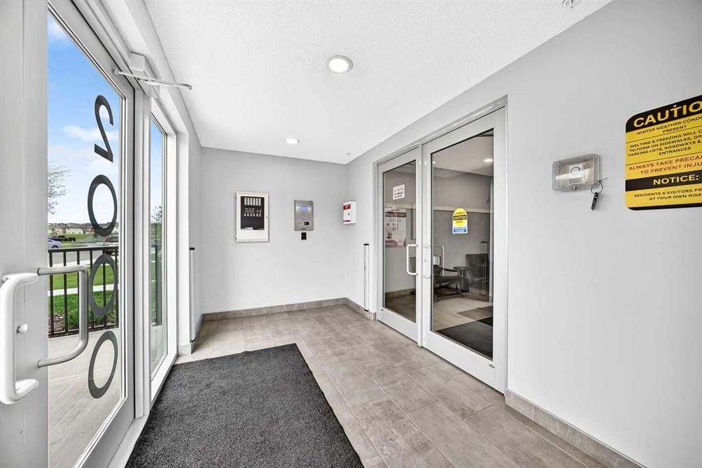 2105-33 Carringham Gate Nw, Calgary, AB