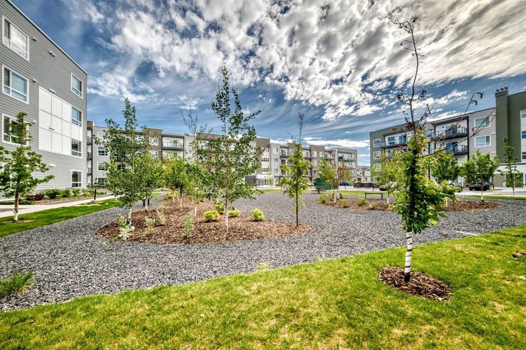 2105-33 Carringham Gate Nw, Calgary, AB