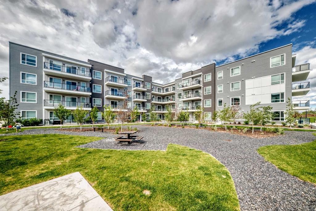 2105-33 Carringham Gate Nw, Calgary, AB