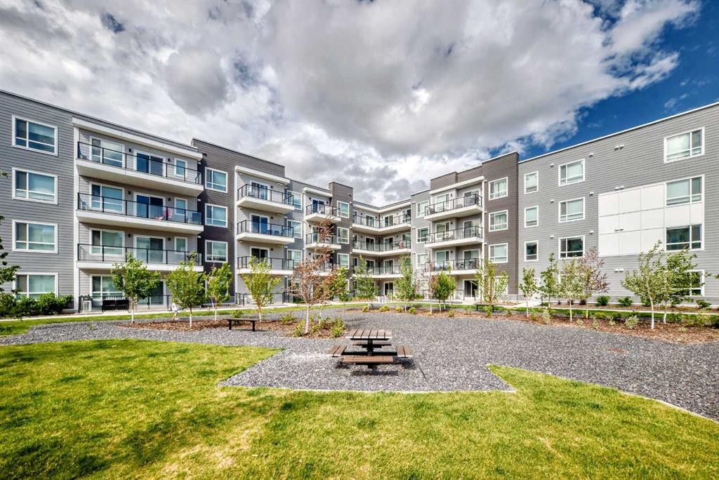 2105-33 Carringham Gate Nw, Calgary, AB