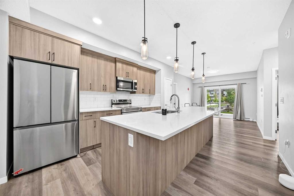 2105-33 Carringham Gate Nw, Calgary, AB