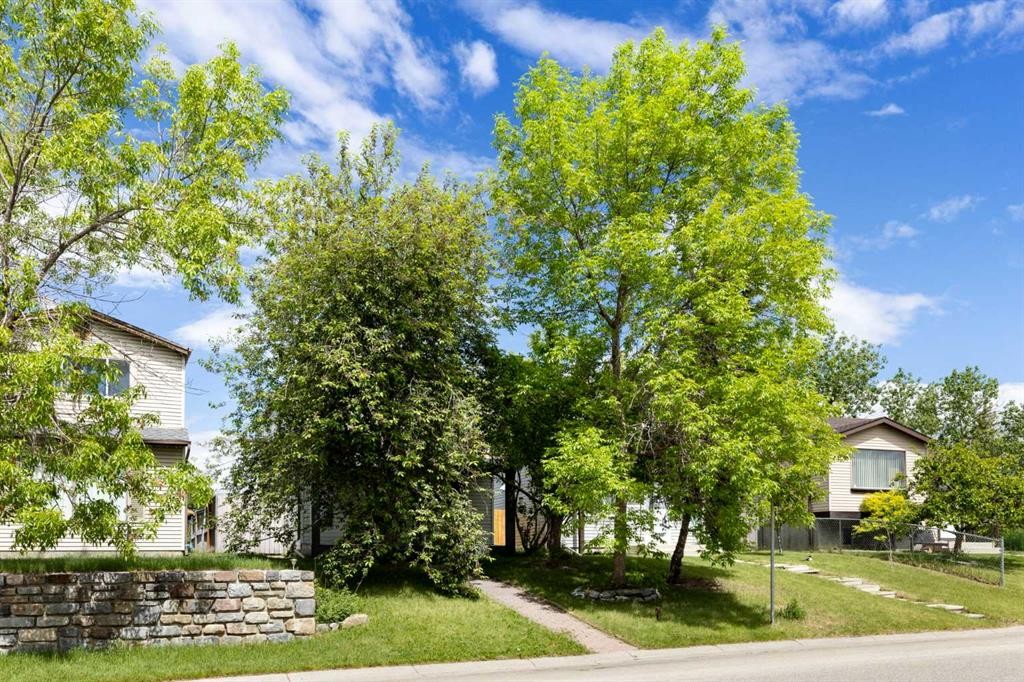 84 Abingdon Crescent Ne, Calgary, AB