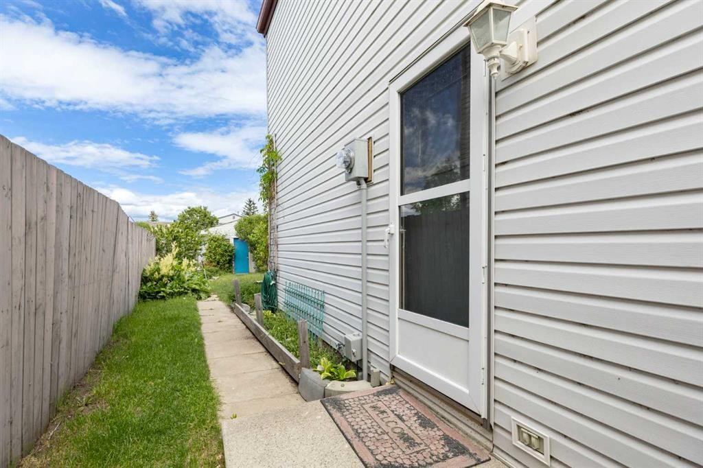 84 Abingdon Crescent Ne, Calgary, AB