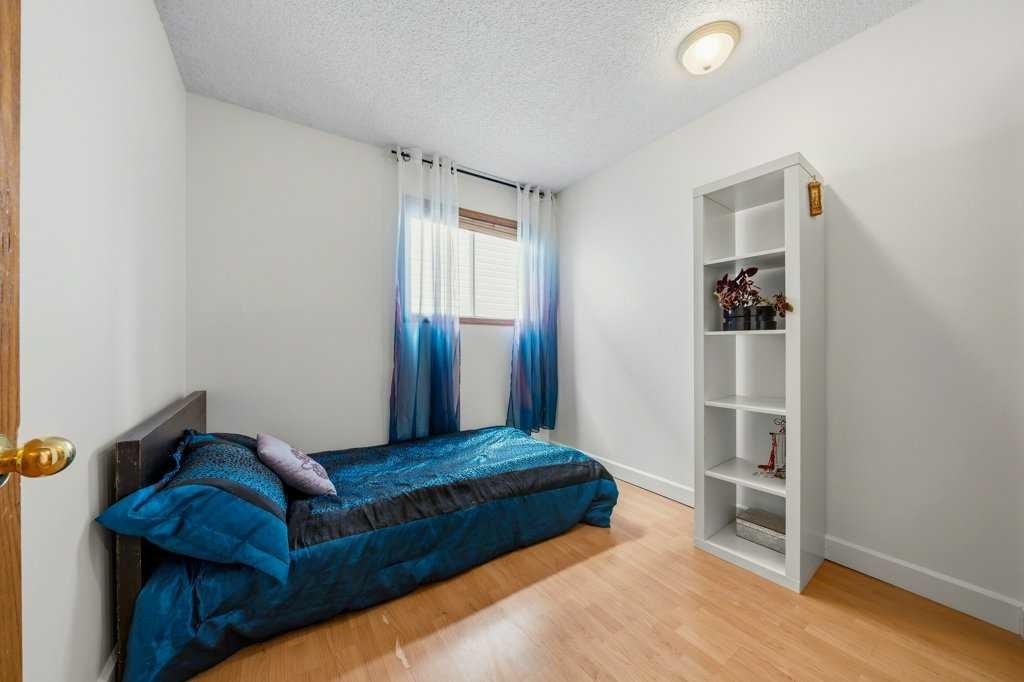 112 Cedargrove Way Sw, Calgary, AB