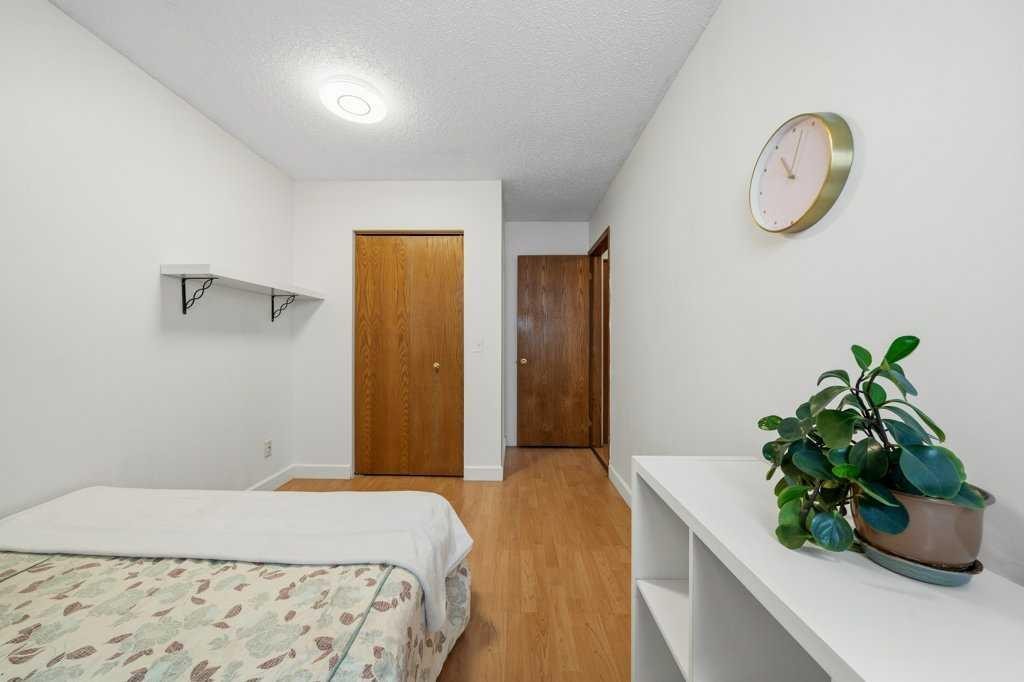 112 Cedargrove Way Sw, Calgary, AB