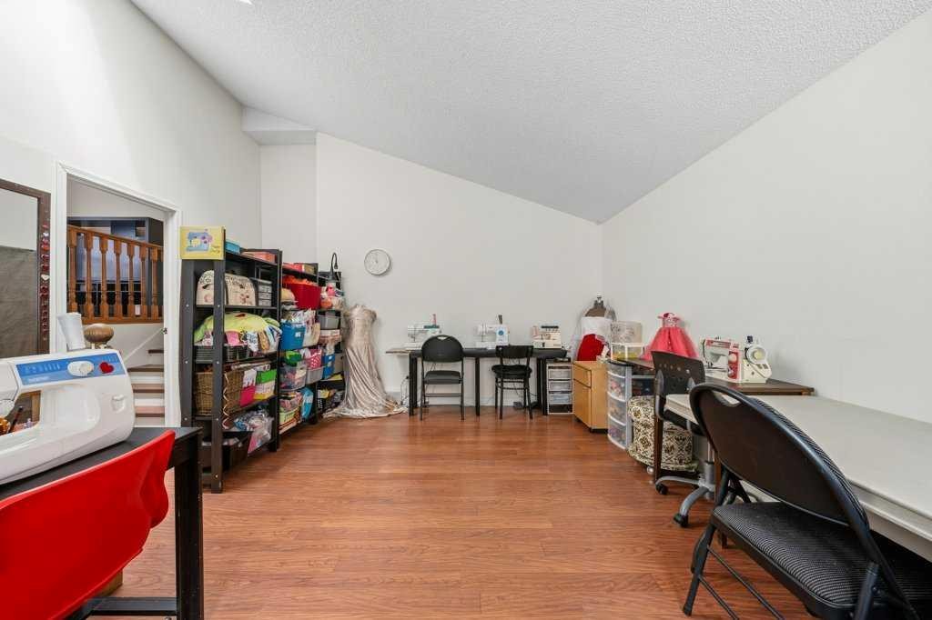 112 Cedargrove Way Sw, Calgary, AB
