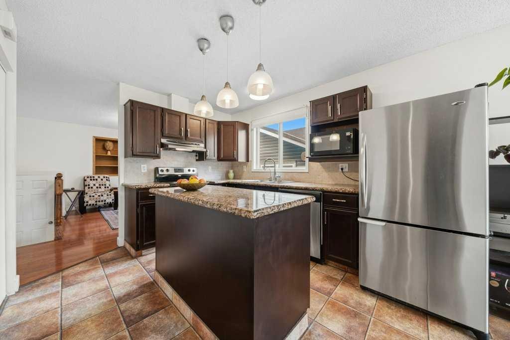 112 Cedargrove Way Sw, Calgary, AB