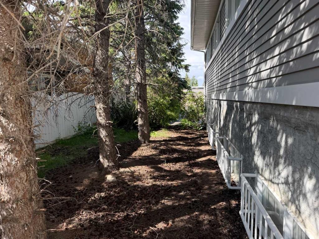 4131 Bow Trail Sw, Calgary, AB