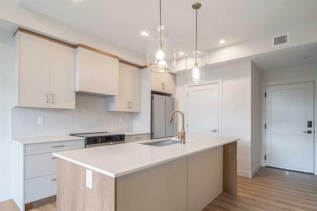 402-10 Cascade Ridge, Canmore, AB