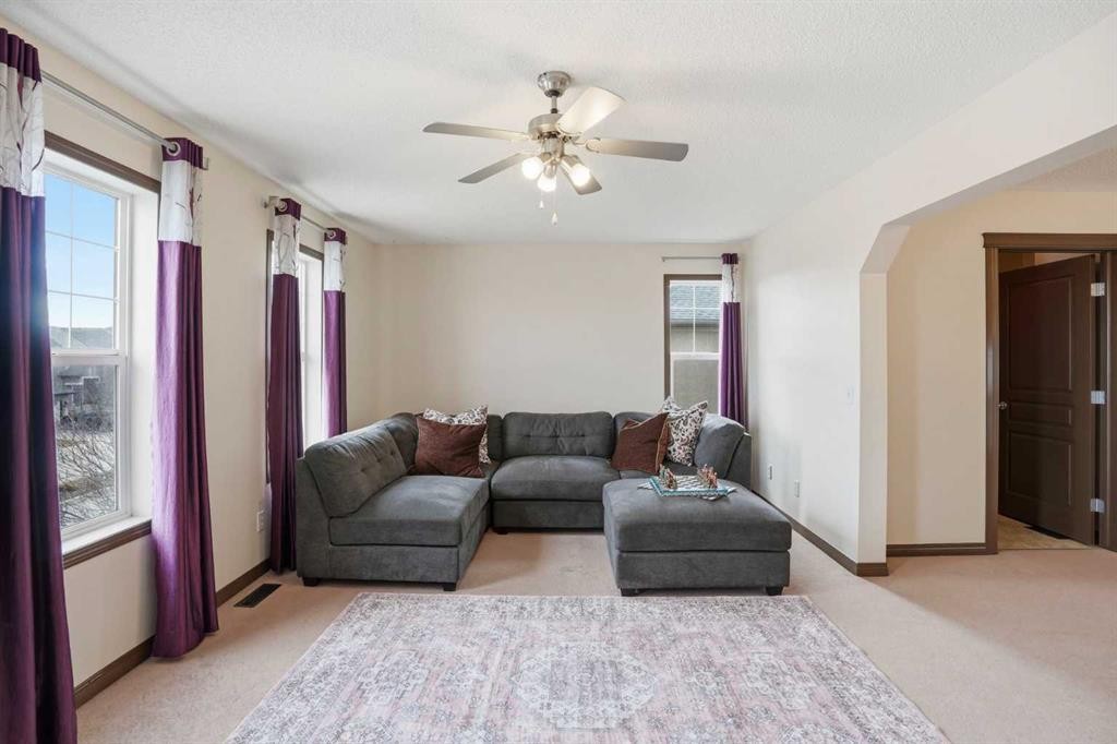 6 Springborough Green Sw, Calgary, AB