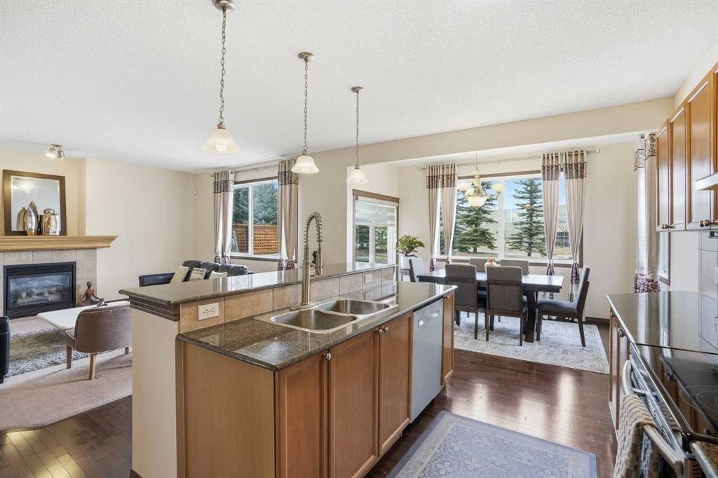 6 Springborough Green Sw, Calgary, AB