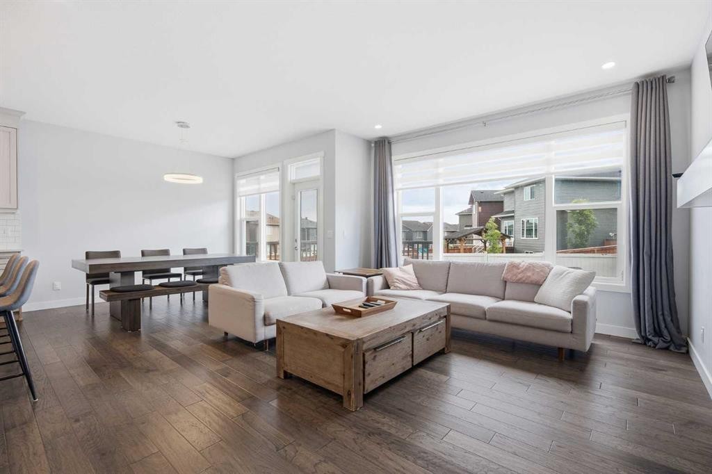 452 Evansglen Drive Nw, Calgary, AB
