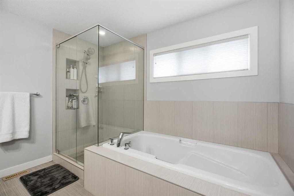 452 Evansglen Drive Nw, Calgary, AB