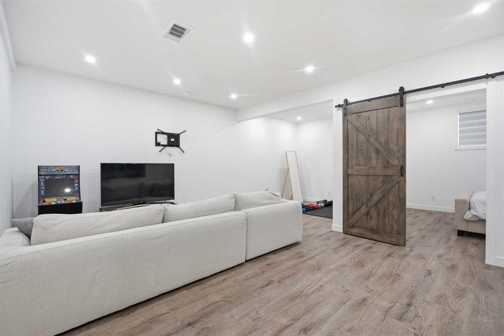452 Evansglen Drive Nw, Calgary, AB