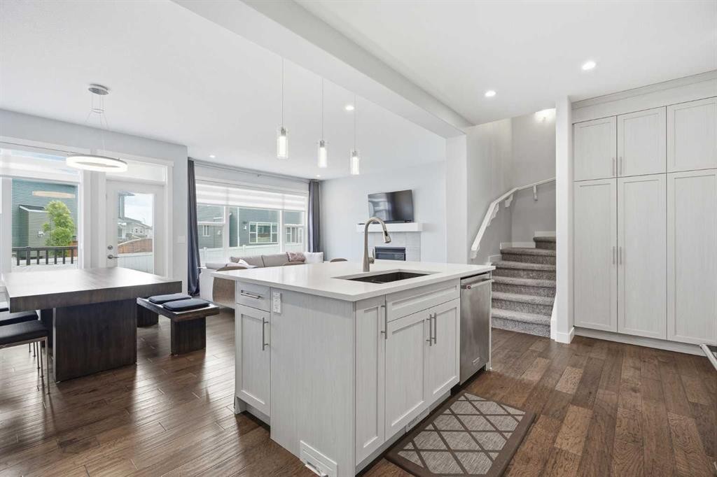 452 Evansglen Drive Nw, Calgary, AB