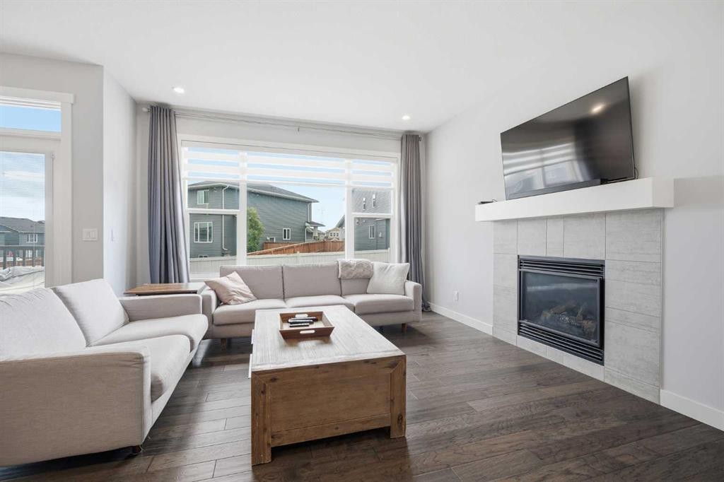 452 Evansglen Drive Nw, Calgary, AB