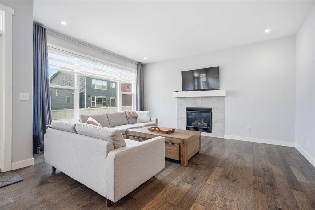 452 Evansglen Drive Nw, Calgary, AB