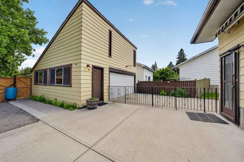 135 Huntcroft Way Ne, Calgary, AB