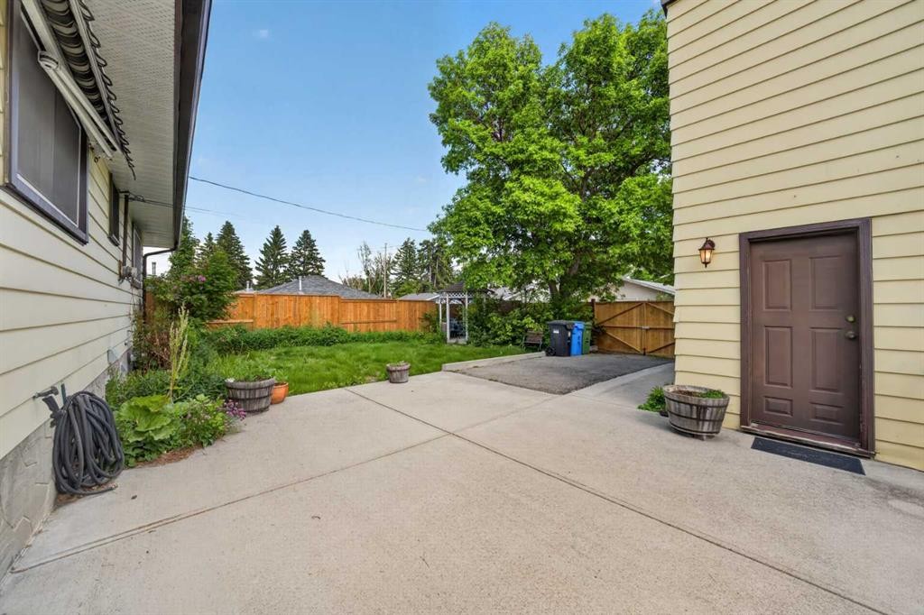 135 Huntcroft Way Ne, Calgary, AB