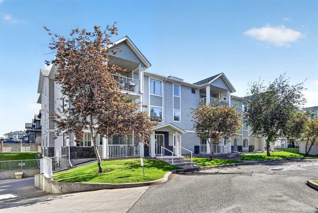 105-5105 Valleyview Park Se, Calgary, AB - Outdoor With Facade