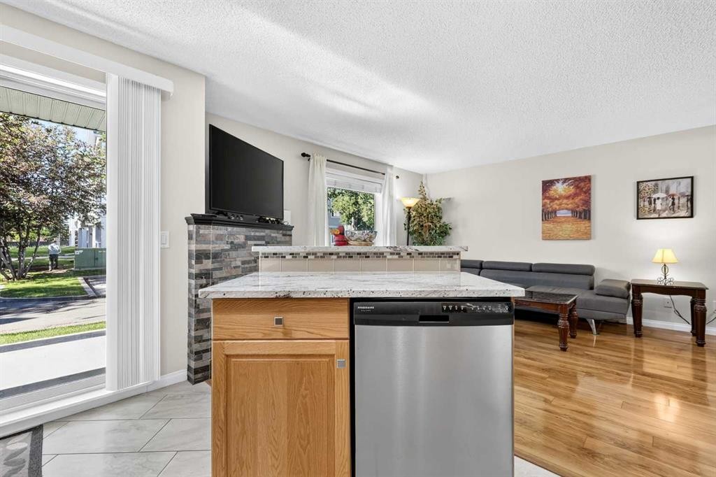 105-5105 Valleyview Park Se, Calgary, AB - Indoor