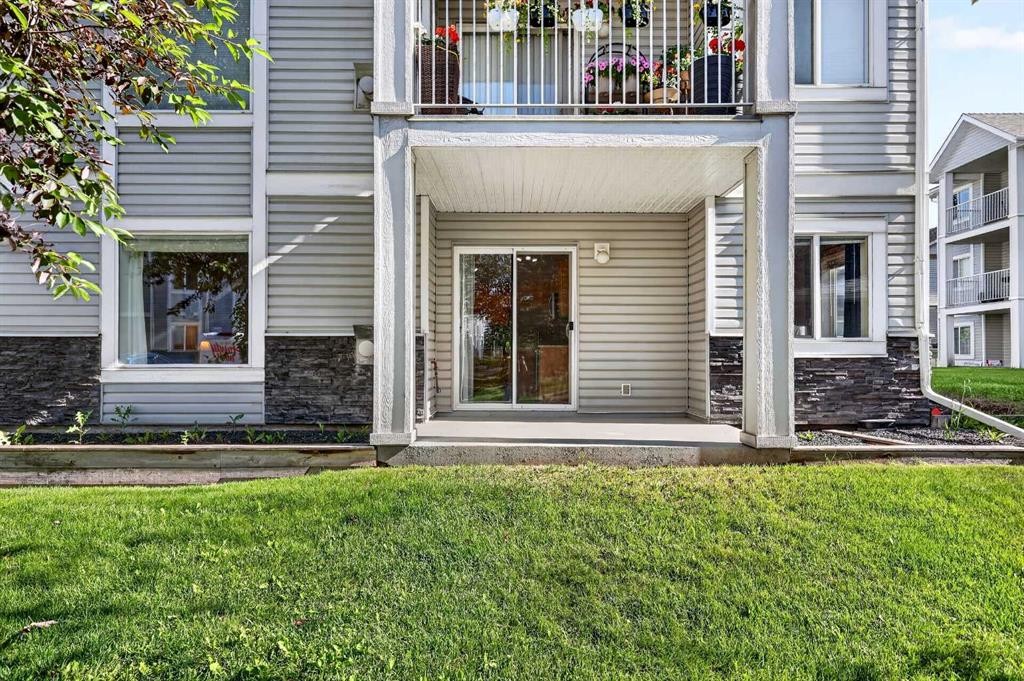 105-5105 Valleyview Park Se, Calgary, AB - Outdoor With Facade