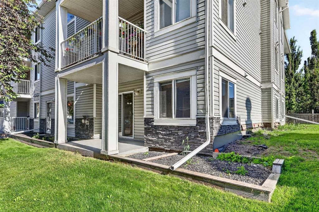 105-5105 Valleyview Park Se, Calgary, AB - Outdoor