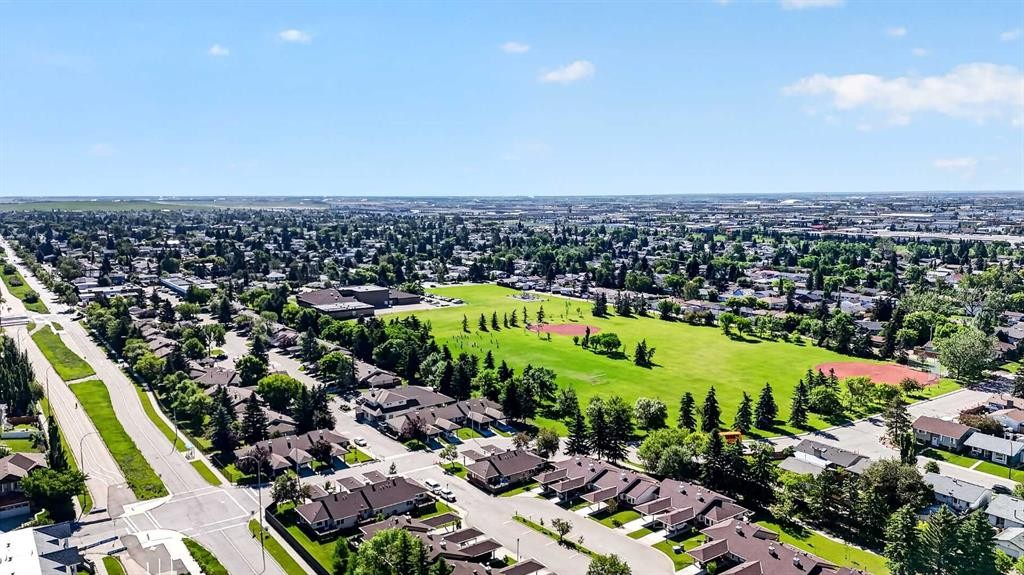 105-5105 Valleyview Park Se, Calgary, AB - Outdoor With View