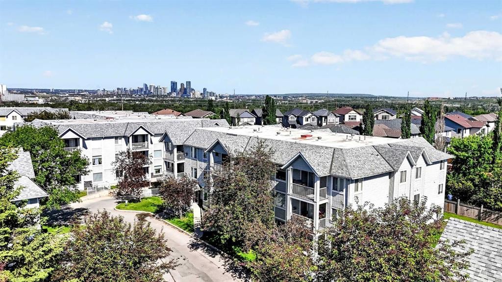 105-5105 Valleyview Park Se, Calgary, AB - Outdoor