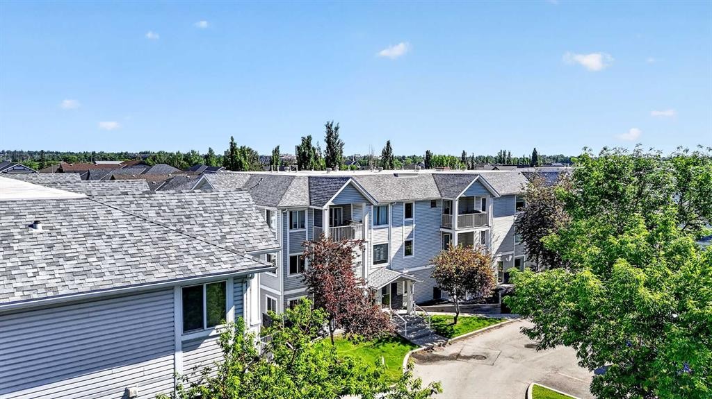 105-5105 Valleyview Park Se, Calgary, AB - Outdoor