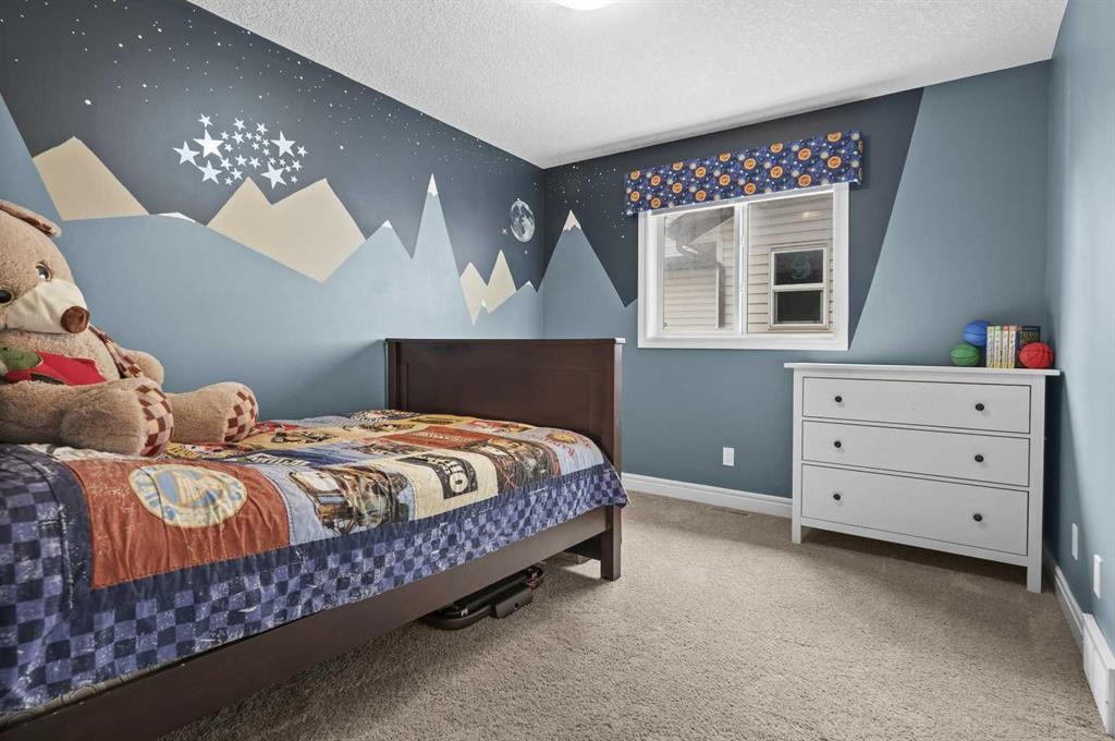 144 Silverado Skies Manor Sw, Calgary, AB - Indoor Photo Showing Bedroom